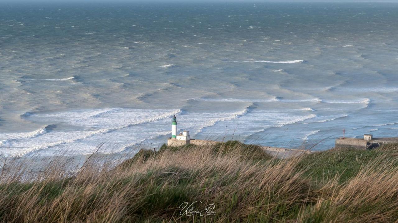 Idealement Situe "Le Studio" Les Locations Isahora Sont Aussi A 2 Pas Du Chateau D'Eu, Des Falaises Du Treport, De Mers Les Bains Et Aux Portes De La Baie De Somme Eu (Seine-Maritime) Luaran gambar