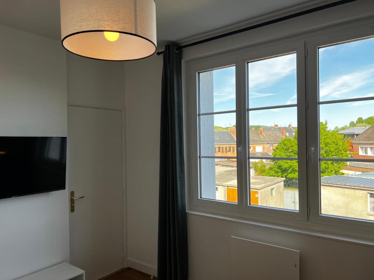 Idealement Situe "Le Studio" Les Locations Isahora Sont Aussi A 2 Pas Du Chateau D'Eu, Des Falaises Du Treport, De Mers Les Bains Et Aux Portes De La Baie De Somme Eu (Seine-Maritime) Luaran gambar